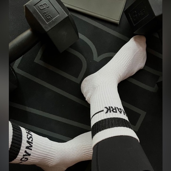 Athletic wear from brands like Cleo Harper, lulu men, gymshark, Nike and more! - Picture 10 of 11